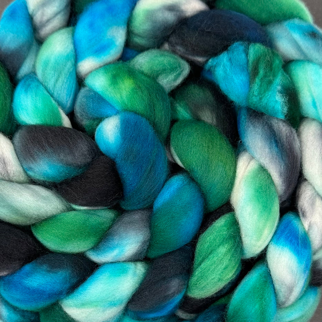 Superwash Merino Combed Top 18.5 micro Mary Jane’s Last Dance