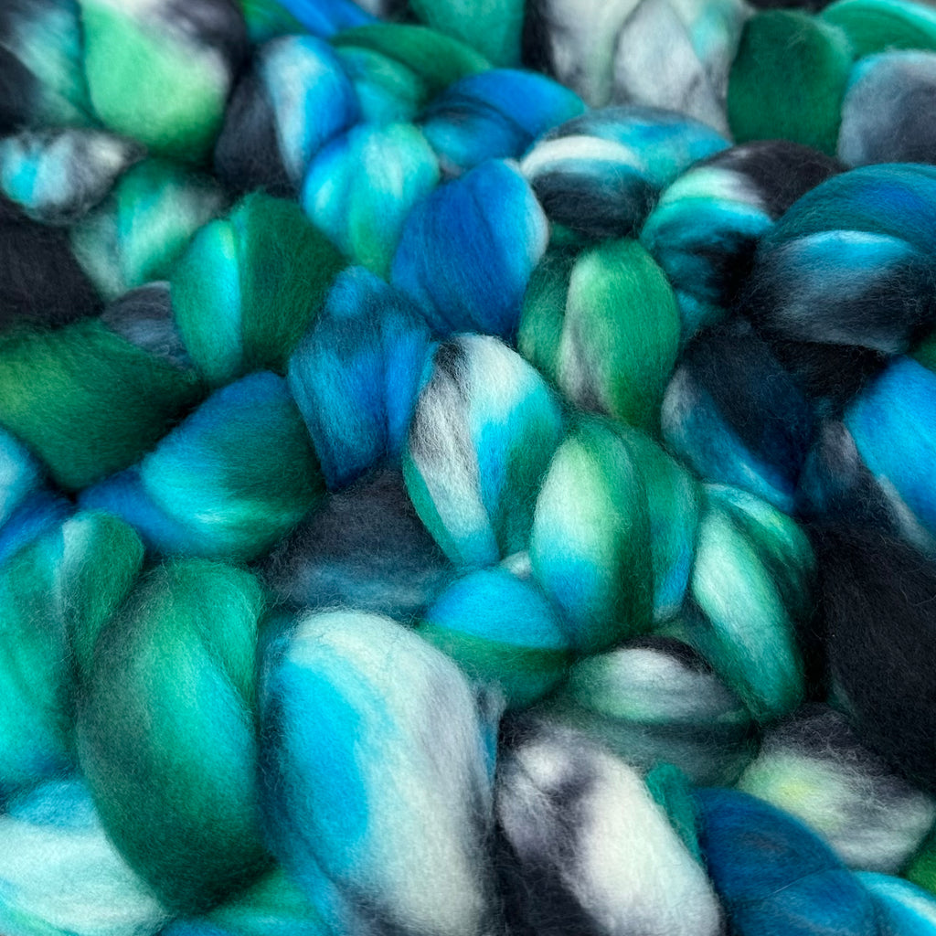 Superwash Merino Combed Top 18.5 micro Mary Jane’s Last Dance