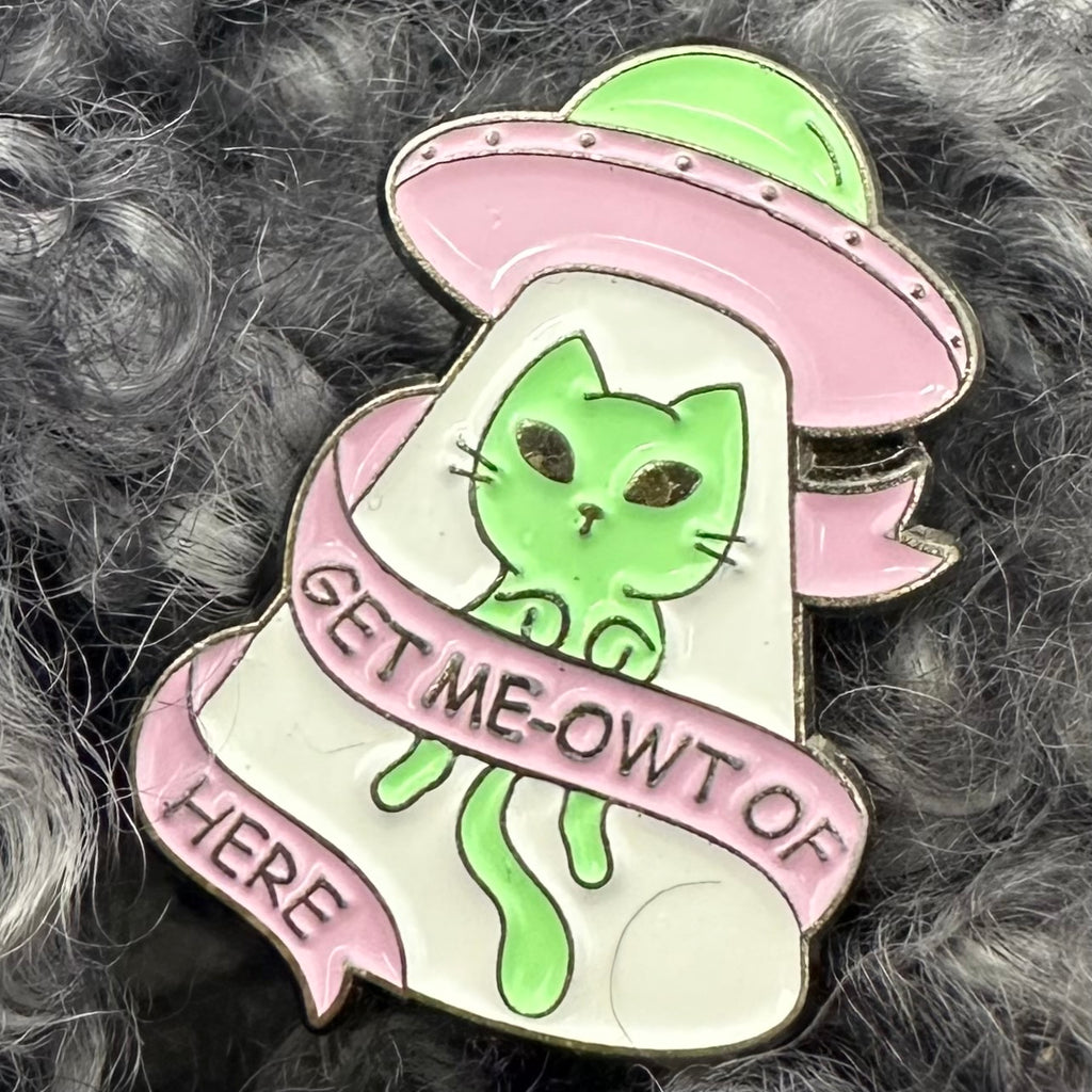 Get Me-owt Alien Kitty Cat Pin Flair