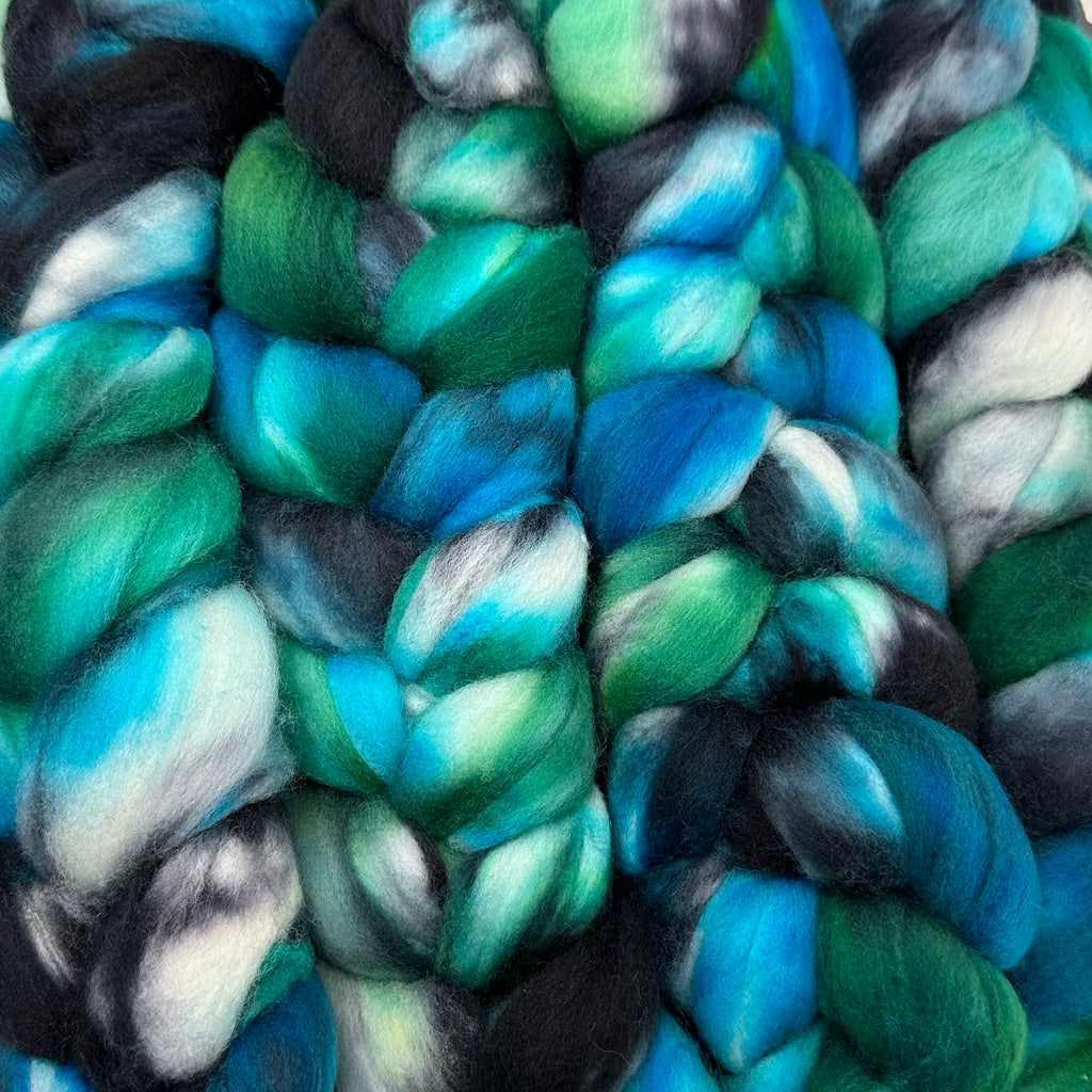 Superwash Merino Combed Top 18.5 micro Mary Jane’s Last Dance