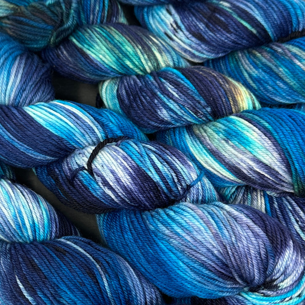 Still heavy DK to light worsted The Wave