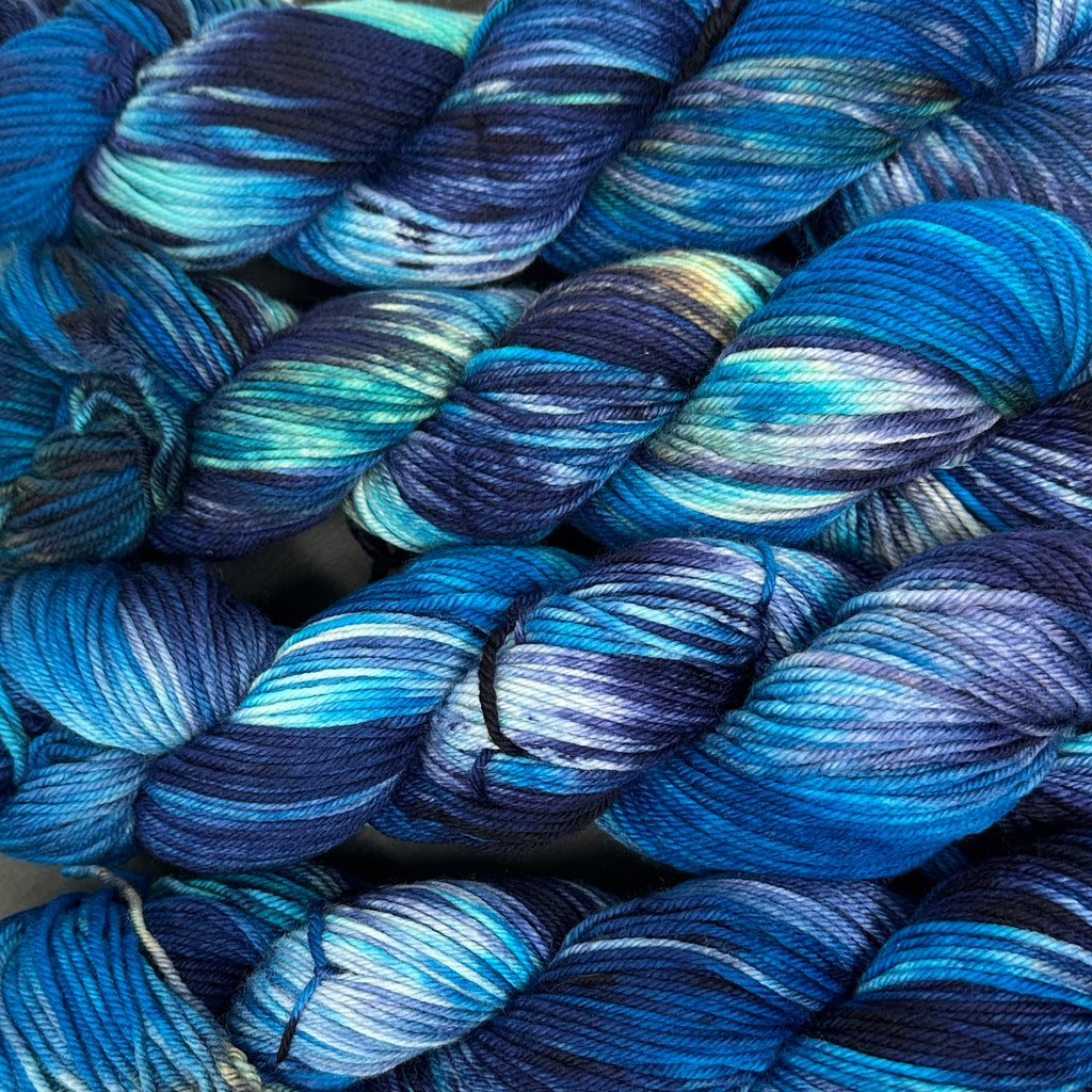 Still heavy DK to light worsted The Wave