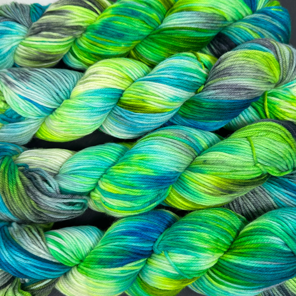 Still heavy DK to light worsted Steelyard Pawpaws