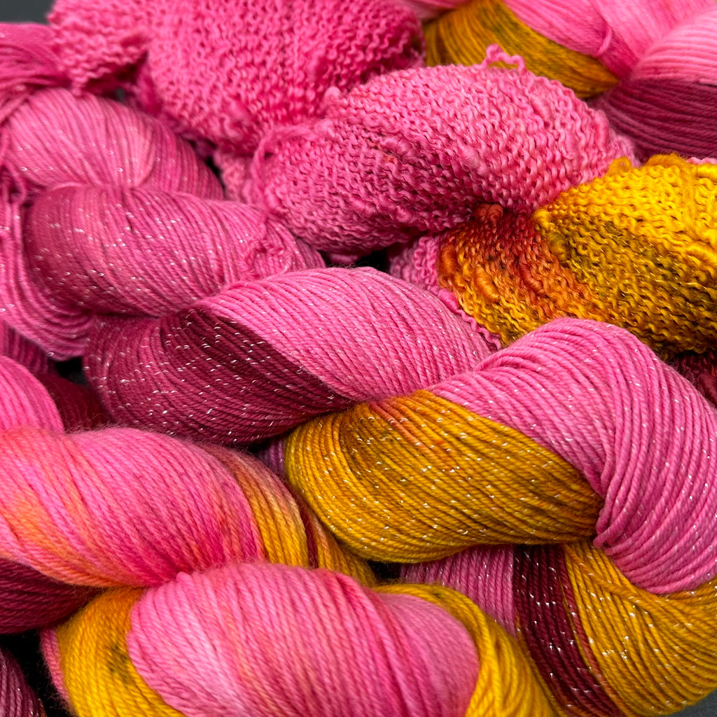 Ballo sock weight yarn Cindy Lou Who