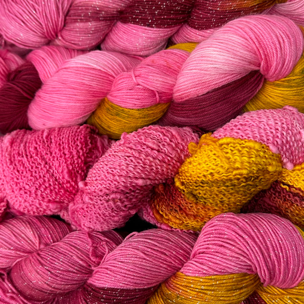 Ballo sock weight yarn Cindy Lou Who