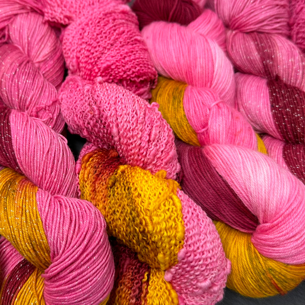 Ballo sock weight yarn Cindy Lou Who