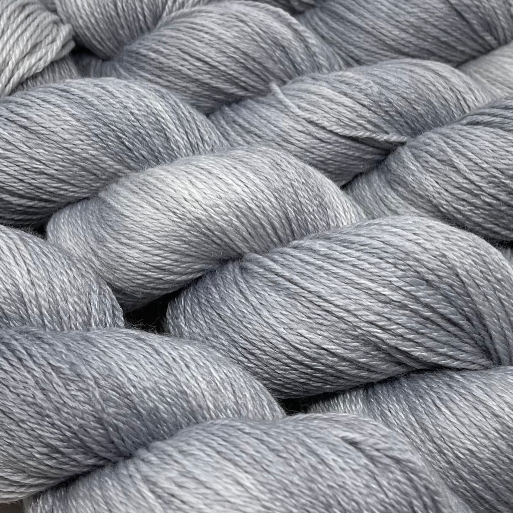 Glammy sock yarn Smoke