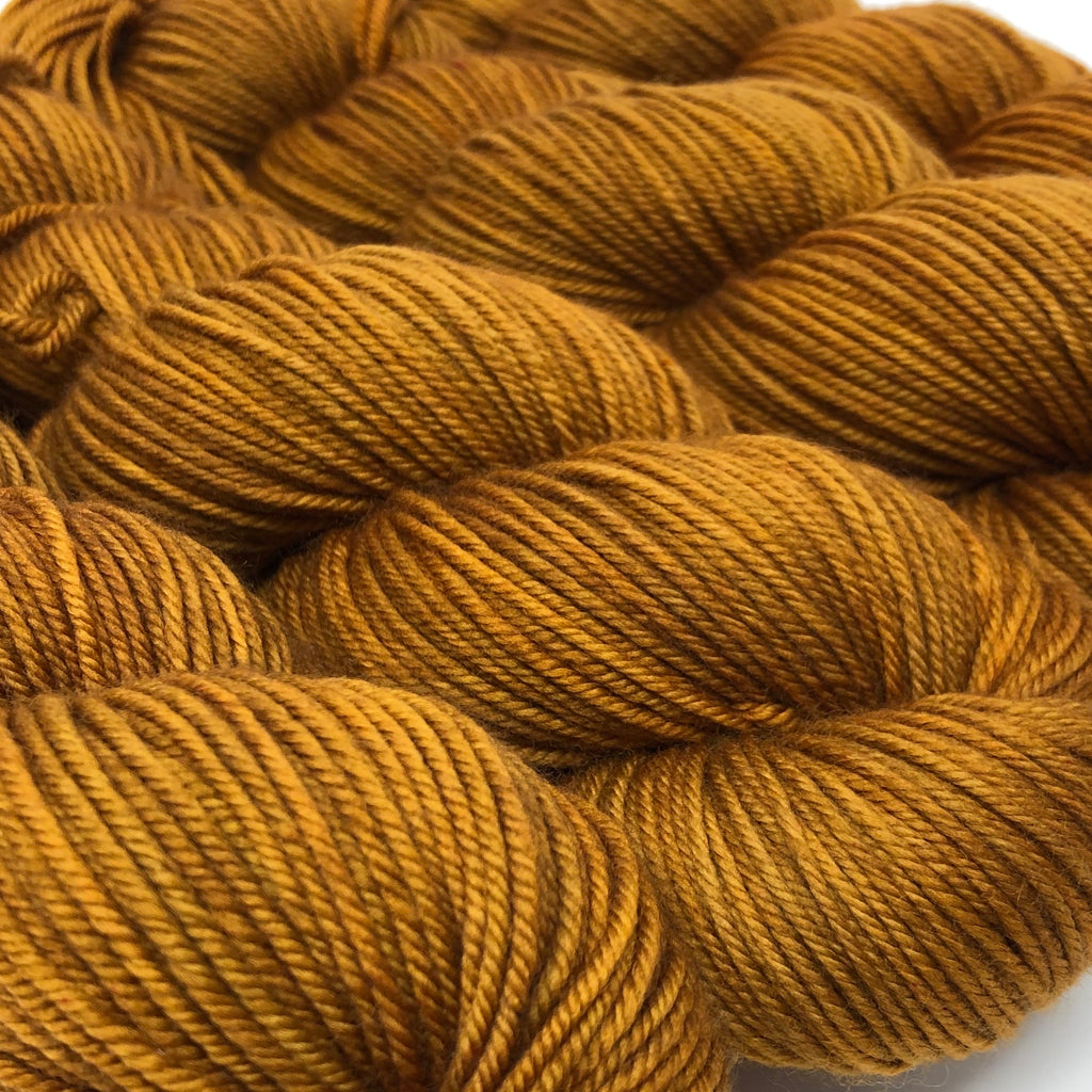 Still heavy DK to light worsted Yarn Caramel